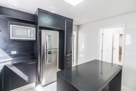 Casa de condomínio à venda com 382m², 4 quartos e 2 vagasCozinha