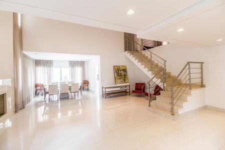 Casa de condomínio à venda com 382m², 4 quartos e 2 vagasSala 