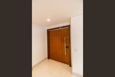 Casa de condomínio à venda com 382m², 4 quartos e 2 vagasEntrada