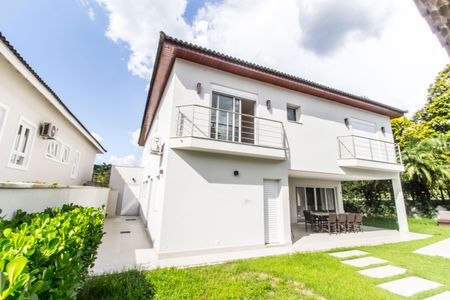 Casa de condomínio à venda com 382m², 4 quartos e 2 vagasFachada