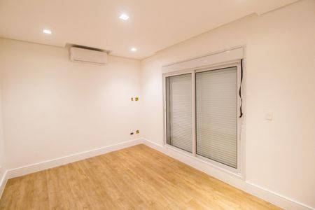 Casa de condomínio à venda com 382m², 4 quartos e 2 vagasQuarto 4