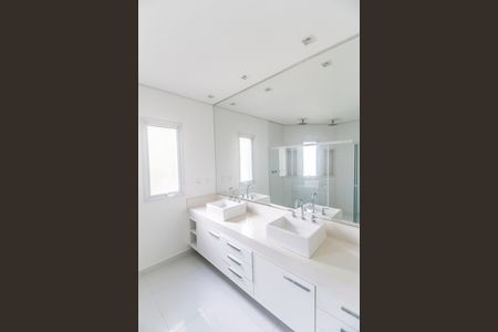 Casa de condomínio à venda com 382m², 4 quartos e 2 vagasBanheiro da Suíte