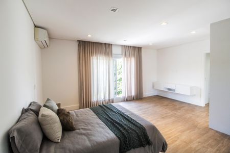 Casa de condomínio à venda com 382m², 4 quartos e 2 vagasSuíte 1