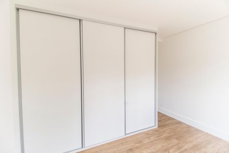 Casa de condomínio à venda com 382m², 4 quartos e 2 vagasSuíte 2