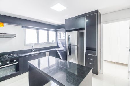 Casa de condomínio à venda com 382m², 4 quartos e 2 vagasCozinha