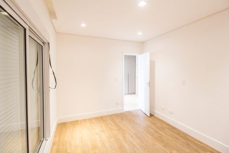 Casa de condomínio à venda com 382m², 4 quartos e 2 vagasQuarto 4