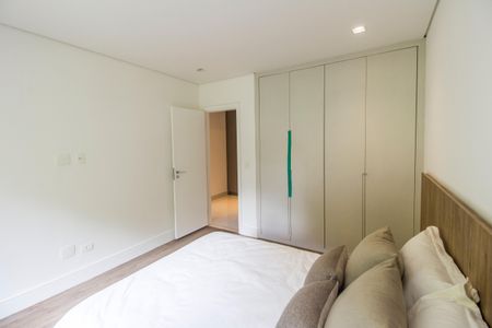 Casa de condomínio à venda com 382m², 4 quartos e 2 vagasQuarto 3