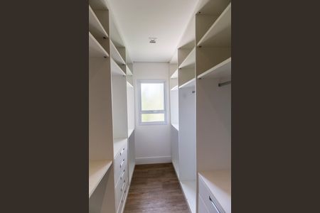 Casa de condomínio à venda com 382m², 4 quartos e 2 vagasCloset da suíte