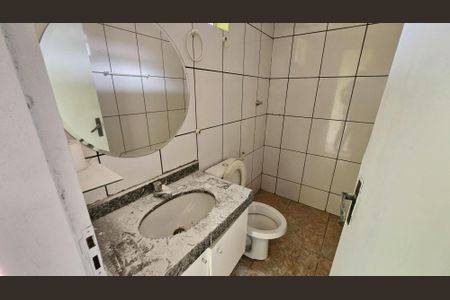 Casa para alugar com 420m², 4 quartos e 6 vagasBanheiro externo