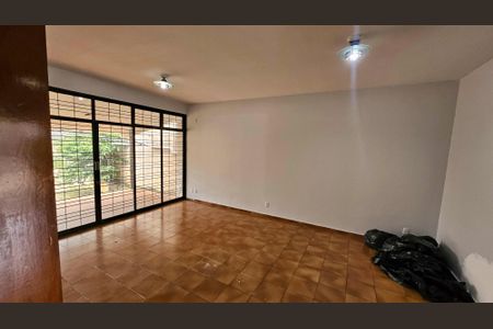 Sala 1 de casa para alugar com 4 quartos, 420m² em Setor Bueno, Goiânia