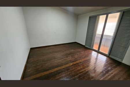 Casa para alugar com 420m², 4 quartos e 6 vagas Casa para alugar com 420m², 4 quartos e 6 vagasQuarto 4