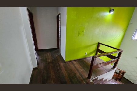 Casa para alugar com 420m², 4 quartos e 6 vagas Casa para alugar com 420m², 4 quartos e 6 vagasHall