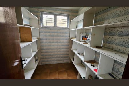 Casa para alugar com 420m², 4 quartos e 6 vagas Casa para alugar com 420m², 4 quartos e 6 vagasDespensa