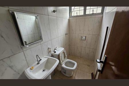 Casa para alugar com 420m², 4 quartos e 6 vagas Casa para alugar com 420m², 4 quartos e 6 vagasBanheiro de serviço