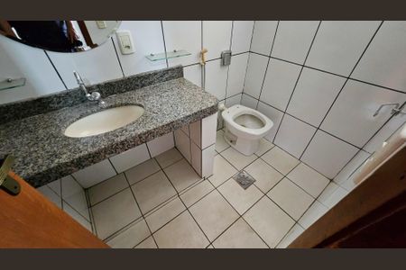 Casa para alugar com 420m², 4 quartos e 6 vagasBanheiro do Quarto 1