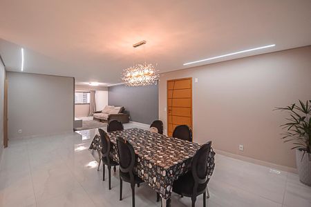 Apartamento à venda com 240m², 4 quartos e 4 vagasSala