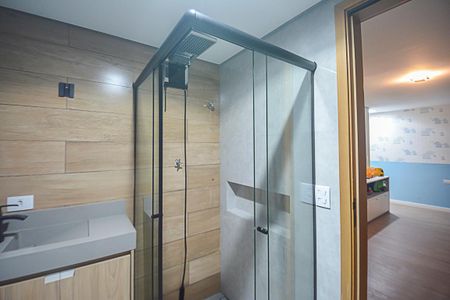 Apartamento à venda com 240m², 4 quartos e 4 vagas Apartamento à venda com 240m², 4 quartos e 4 vagasBanheiro da Suíte 3