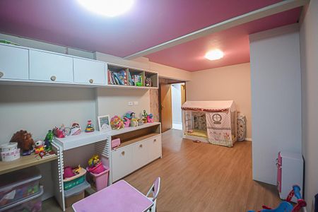 Apartamento à venda com 240m², 4 quartos e 4 vagas Apartamento à venda com 240m², 4 quartos e 4 vagasSuíte 2