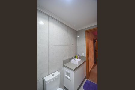 Apartamento à venda com 240m², 4 quartos e 4 vagas Apartamento à venda com 240m², 4 quartos e 4 vagasBanheiro da Suíte 2