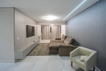 Apartamento à venda com 240m², 4 quartos e 4 vagas Apartamento à venda com 240m², 4 quartos e 4 vagasSala