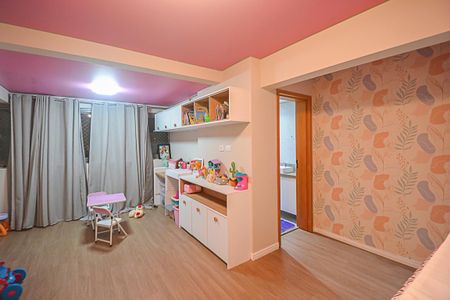 Apartamento à venda com 240m², 4 quartos e 4 vagas Apartamento à venda com 240m², 4 quartos e 4 vagasSuíte 2