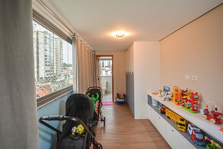Apartamento à venda com 240m², 4 quartos e 4 vagasQuarto 2 - Suíte