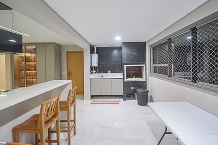 Apartamento à venda com 240m², 4 quartos e 4 vagas Apartamento à venda com 240m², 4 quartos e 4 vagasCozinha