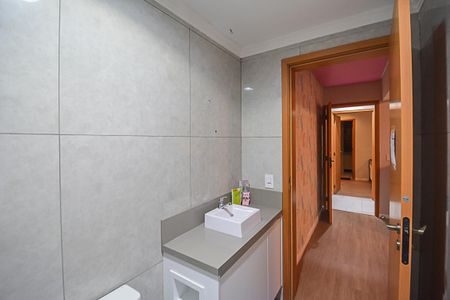 Apartamento à venda com 240m², 4 quartos e 4 vagas Apartamento à venda com 240m², 4 quartos e 4 vagasBanheiro da Suíte 2