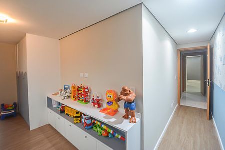 Apartamento à venda com 240m², 4 quartos e 4 vagasQuarto 2 - Suíte