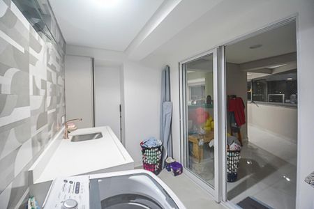 Apartamento à venda com 240m², 4 quartos e 4 vagas Apartamento à venda com 240m², 4 quartos e 4 vagasÁrea de Serviço