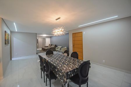 Apartamento à venda com 240m², 4 quartos e 4 vagas Apartamento à venda com 240m², 4 quartos e 4 vagasSala