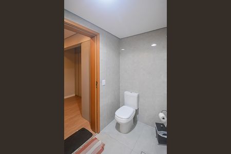 Apartamento à venda com 240m², 4 quartos e 4 vagas Apartamento à venda com 240m², 4 quartos e 4 vagasBanheiro da Suíte 4