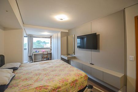 Apartamento à venda com 240m², 4 quartos e 4 vagasQuarto Suíte