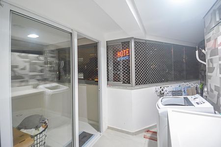 Apartamento à venda com 240m², 4 quartos e 4 vagas Apartamento à venda com 240m², 4 quartos e 4 vagasÁrea de Serviço