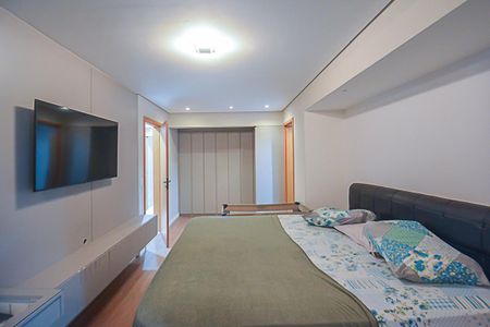 Apartamento à venda com 240m², 4 quartos e 4 vagas Apartamento à venda com 240m², 4 quartos e 4 vagasSuíte 4