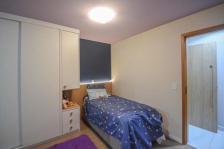Apartamento à venda com 240m², 4 quartos e 4 vagas Apartamento à venda com 240m², 4 quartos e 4 vagasSuíte