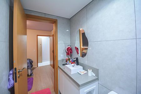 Apartamento à venda com 240m², 4 quartos e 4 vagas Apartamento à venda com 240m², 4 quartos e 4 vagasBanheiro da Suíte