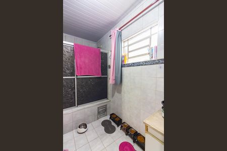 Casa à venda com 250m², 5 quartos e 3 vagasBanheiro 1