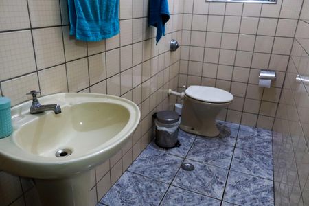 Casa à venda com 147m², 4 quartos e 3 vagasBanheiro 2