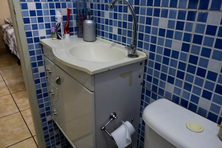 Casa à venda com 147m², 4 quartos e 3 vagasBanheiro 1