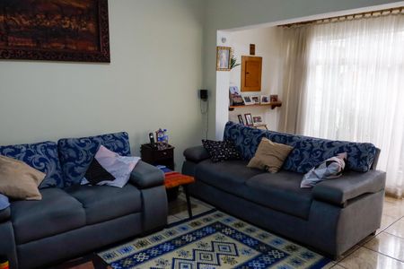 Casa à venda com 147m², 4 quartos e 3 vagassala