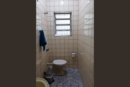 Casa à venda com 147m², 4 quartos e 3 vagasBanheiro 2