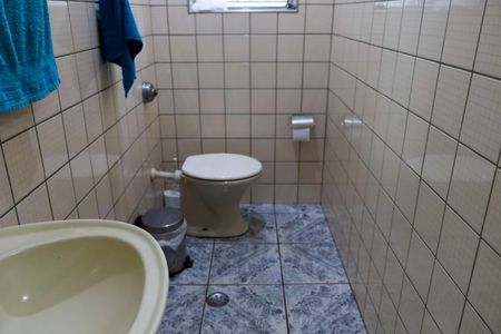 Casa à venda com 147m², 4 quartos e 3 vagasBanheiro 2