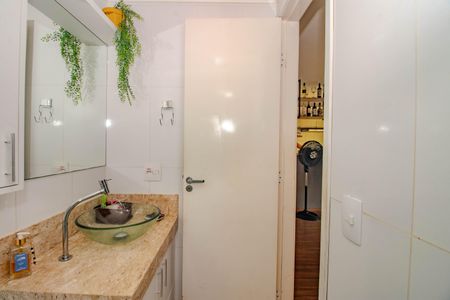 Apartamento à venda com 59m², 2 quartos e 1 vaga Apartamento à venda com 59m², 2 quartos e 1 vagaBanheiro
