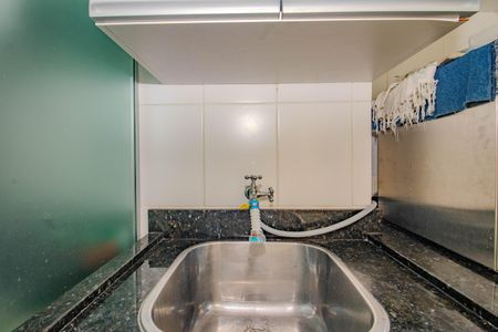 Apartamento à venda com 59m², 2 quartos e 1 vaga Apartamento à venda com 59m², 2 quartos e 1 vagaCozinha e Área de Serviço