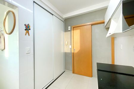 Apartamento à venda com 97m², 3 quartos e 2 vagas Apartamento à venda com 97m², 3 quartos e 2 vagasCozinha