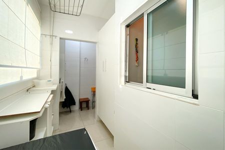 Apartamento à venda com 97m², 3 quartos e 2 vagas Apartamento à venda com 97m², 3 quartos e 2 vagasÁrea de Serviço
