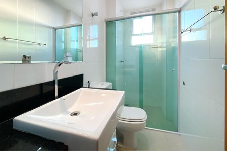 Apartamento à venda com 97m², 3 quartos e 2 vagas Apartamento à venda com 97m², 3 quartos e 2 vagasBanheiro