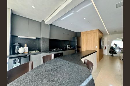 Cozinha de apartamento à venda com 3 quartos, 95m² em Vila da Serra, Nova Lima