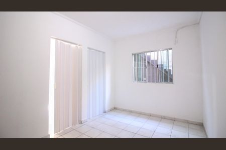 Casa para alugar com 2 quartos, 64m² em Vila Antonieta, São Paulo